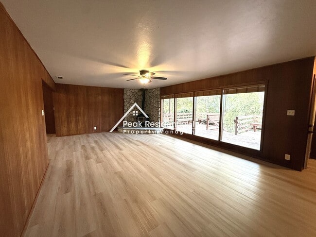 Photo - 1280 Grove Ct