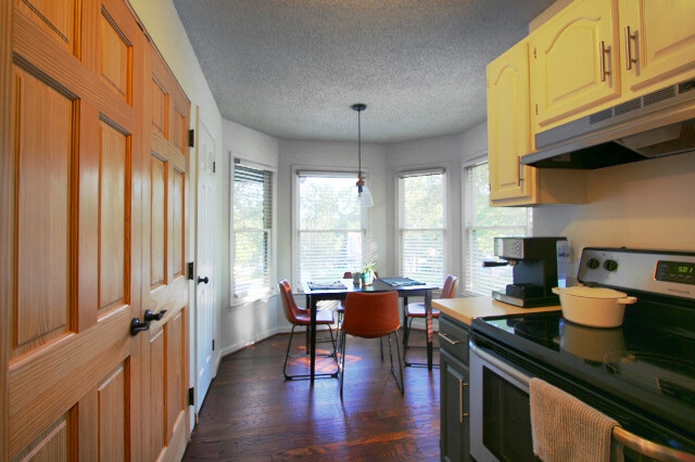 Photo - Stunning, Modern 2 Bed, 2 Bath with Office in Woodcroft!