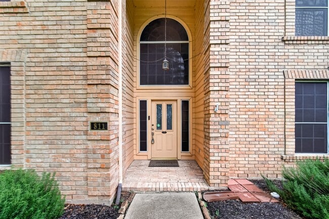 Photo - 811 Colony Glen Ct