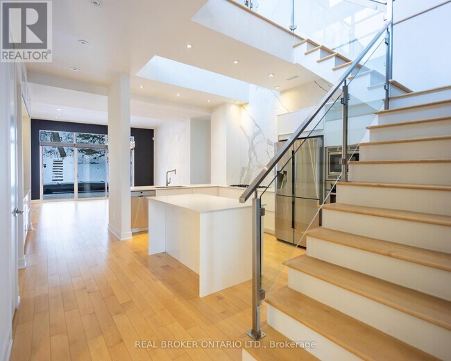 Photo - 88 S Kingsway