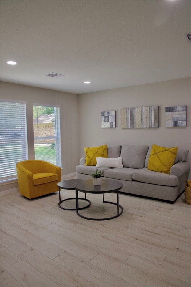 Photo - 14 Redberry Ct