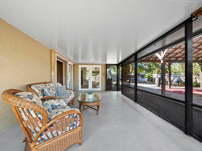 Photo - 633 Chevy Chase Dr