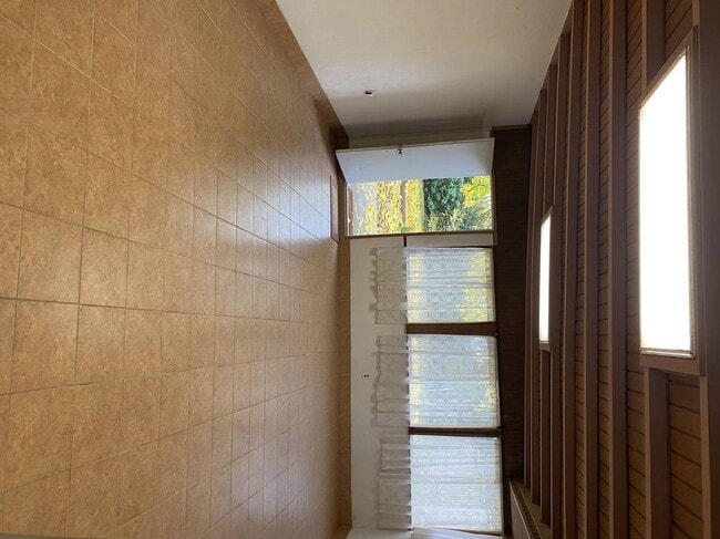 Photo - 9680 Eisenbeisz St