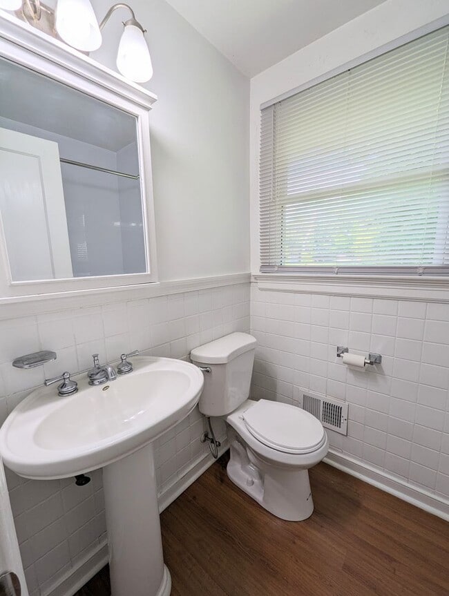 Photo - 933 Foley Dr