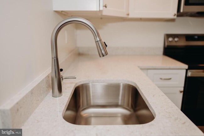 Photo - 380 Broadview Ave Unit APT 3