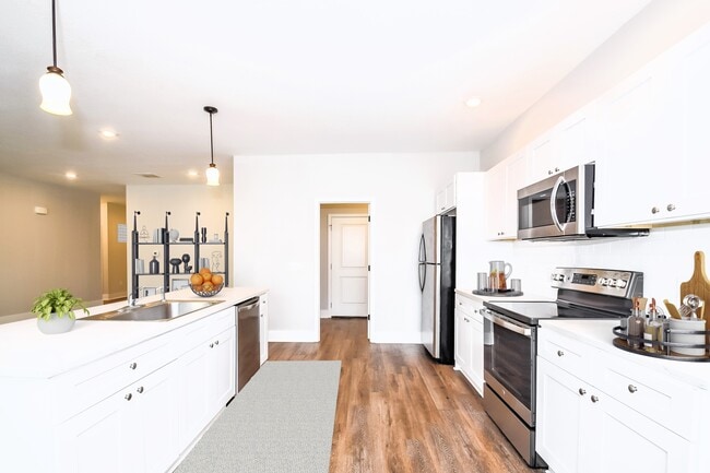 Photo - 65 Laura Ct.