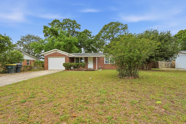 Photo - 358 Coral Dr SW