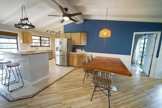 Photo - 2518 Gulfstream Ln
