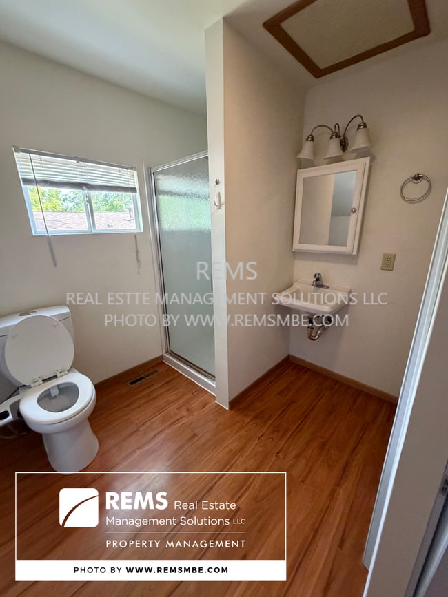 Photo - 812 Barker St Unidad Upper