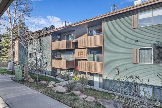 Building Photo - POWDERWOOD 1 BEDROOM - $300 OFF FIRST MONT... Rental
