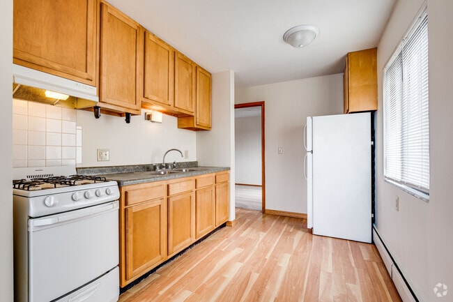 1BR, 1BA - 550SF - Kitchen