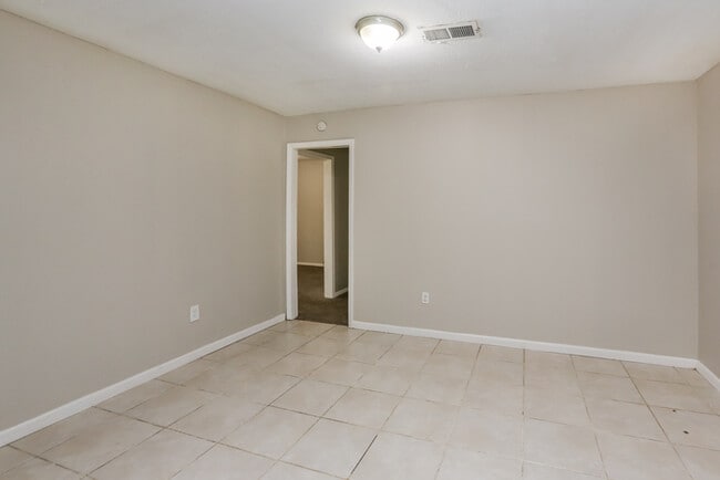 Photo - 125 James Garfield Cir