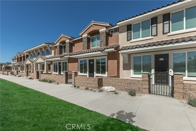 Photo - 16852 Muscatel St