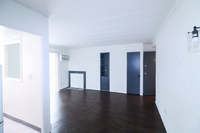 Photo - 2323 Beechmont Ave