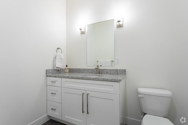 2BR, 2.5BA - 1,136SF - Primary Bathroom