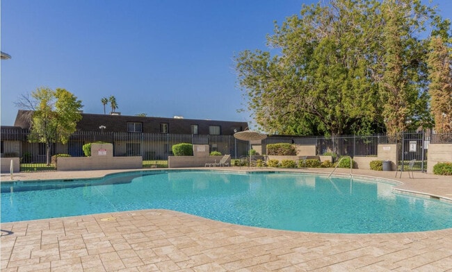 Photo - 1609 E Ellis Dr