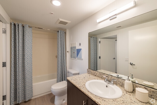 2BD, 2BA - 868SF - Second Bathroom