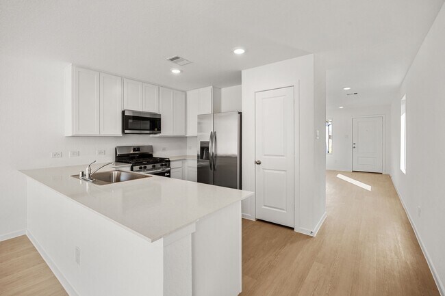 Photo - 31433 Moore Rd