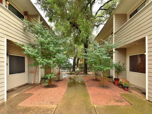 Photo - 4409 W Guadalupe St Unit 1