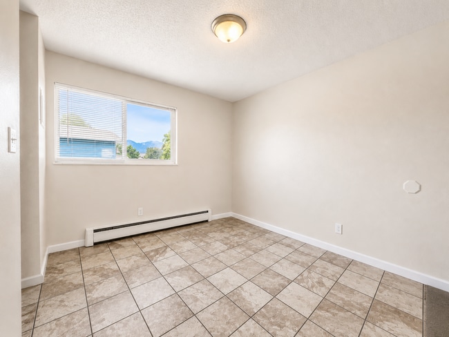Photo - 4240 Loomis Ave Unit 4