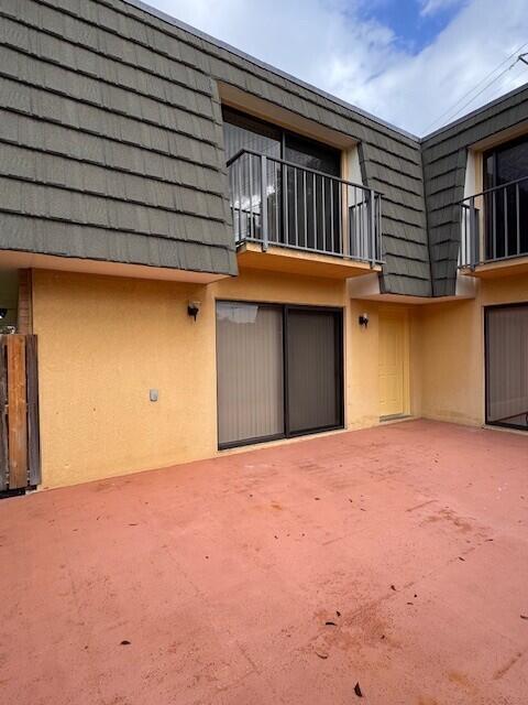 Photo - 3310-3333 33rd Way