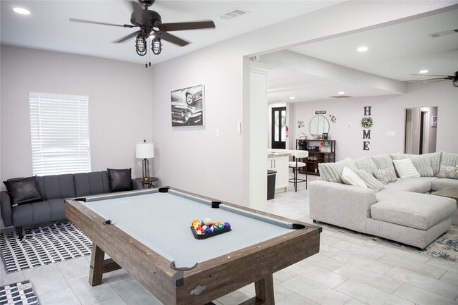 Building Photo - 12218 Hillcroft St