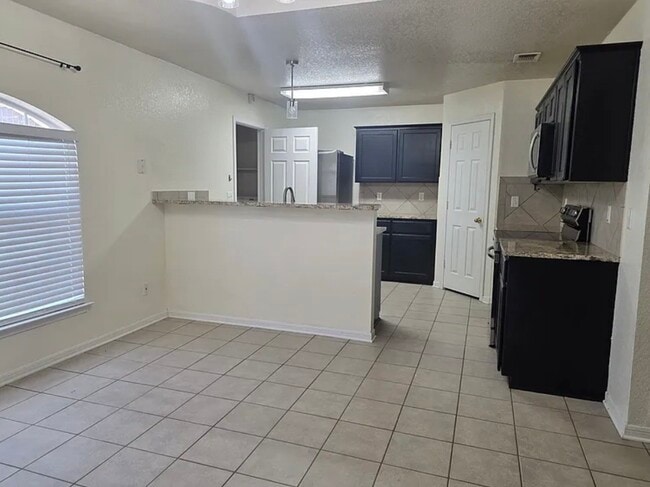 Photo - 3805 Llano Estacado Ct