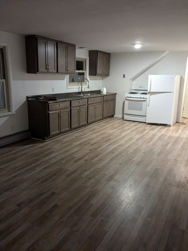 Building Photo - 378 N Legion Dr