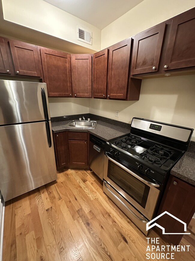 Building Photo - 349 Park Ave Unit Apt. 07