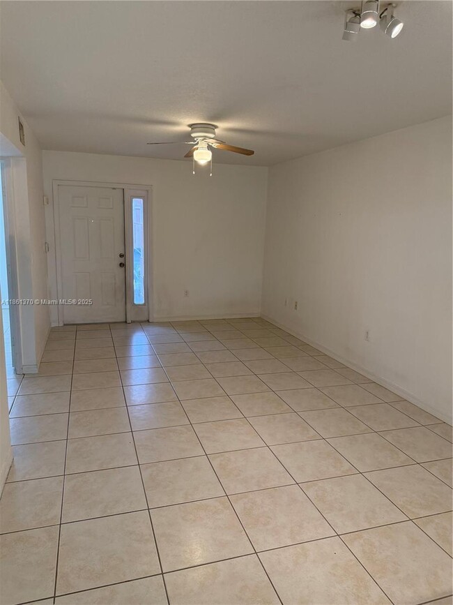 Photo - 1261 SE 28th Ct Unit 103