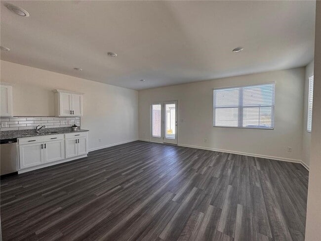 Photo - 323 Winton Wy