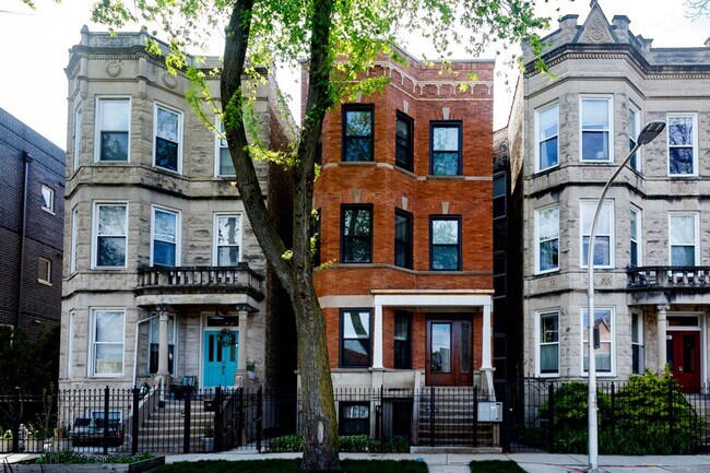 Photo - 1648 N Rockwell St Apartment Unit Garden