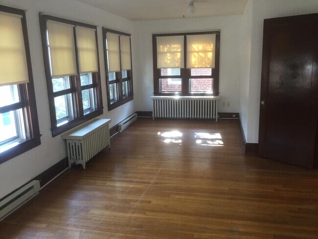 Living Room - 319 Amherst St Unit APT # 1