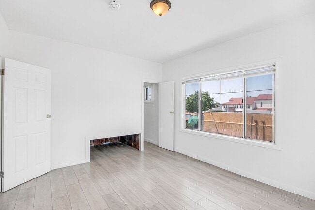 Photo - 5251 Main St Unidad A