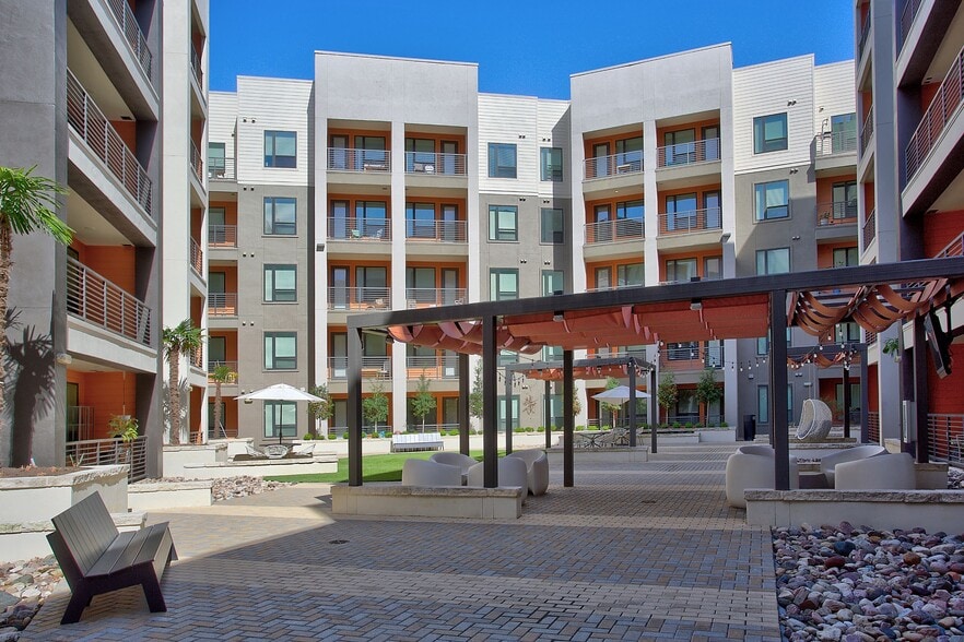 Courtyard with Lounge Area & Benches at Addison Medical Center Apartments, San Antonio, TX, 78229