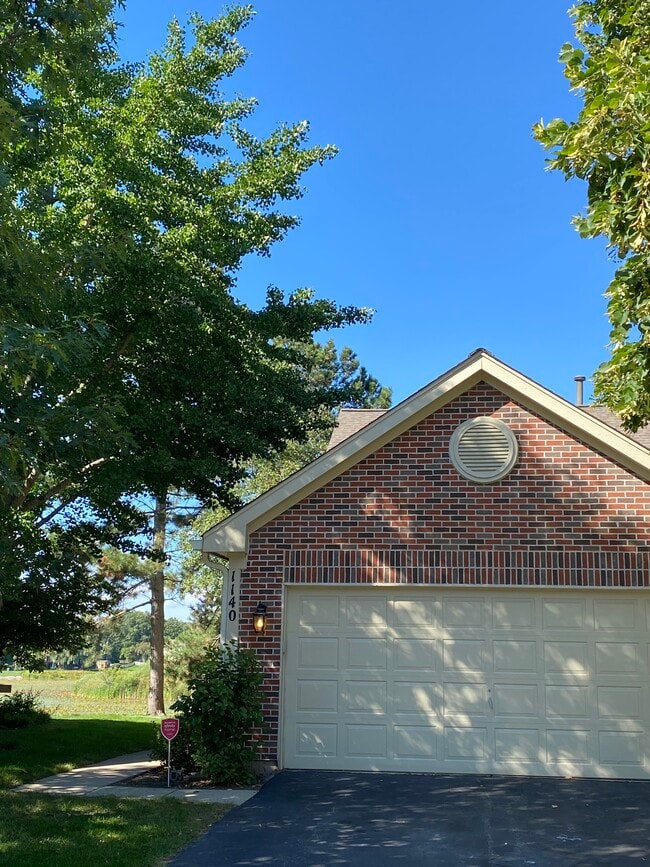 Building Photo - 1140 Coldspring Rd Rental