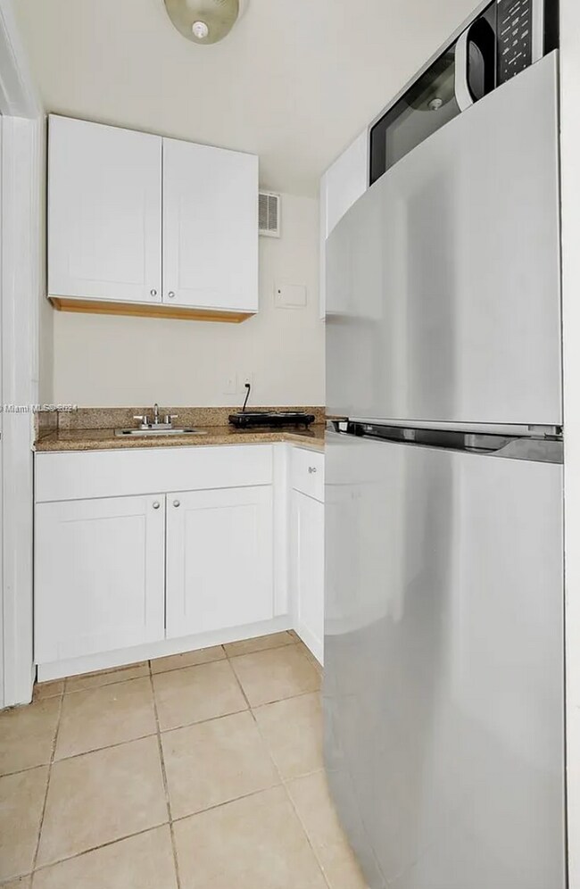 Photo - 7885 Crespi Blvd