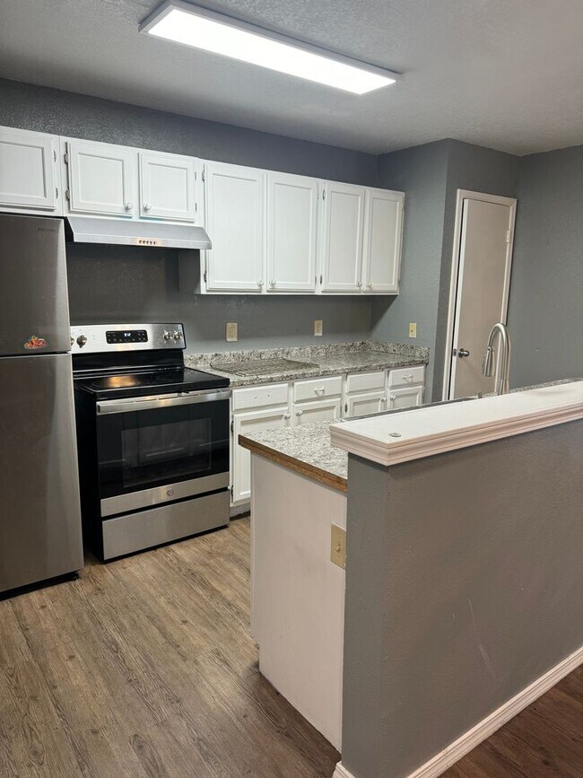 Photo - 2 bed, 2-1/2 bath