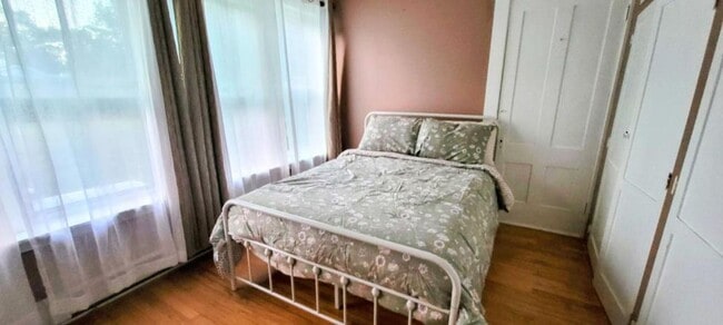 Photo - 178 Meriden Rd