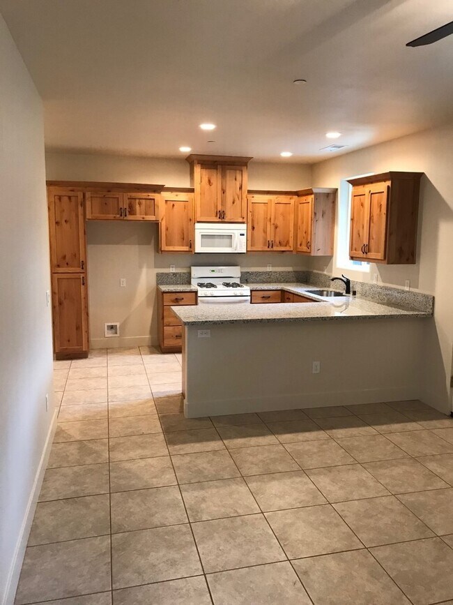 Photo - 1207 Warner St Unit B