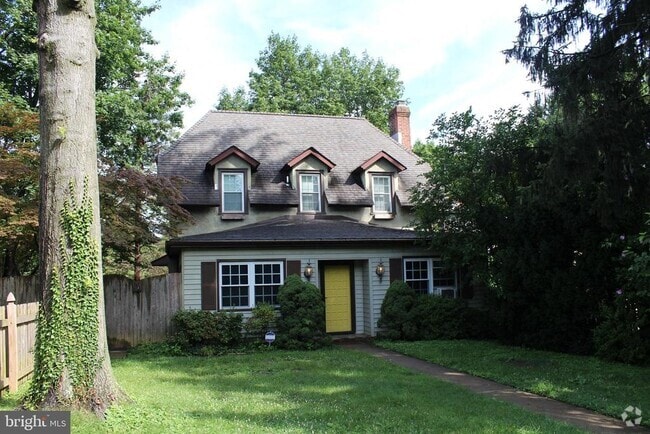 Building Photo - 744 Rydal Rd Rental