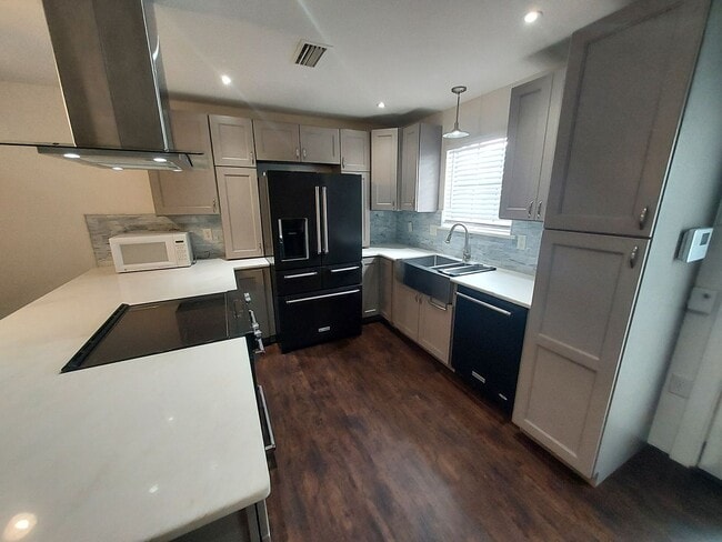 Building Photo - 4390 Stumberg Ln