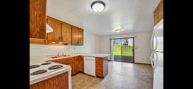 Photo - 656 Menlo Park Rd