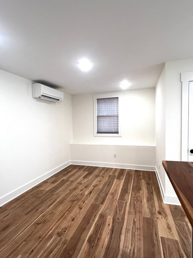 Photo - 10 Phifer St Unidad B