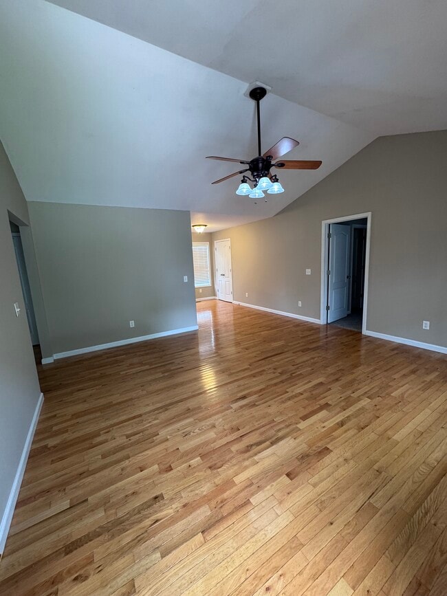 Photo - 3570 Castlebrooke Ln