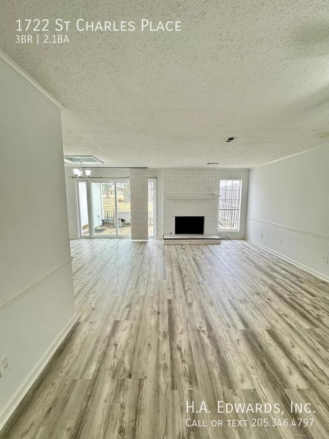 Photo - 1722 St Charles Pl