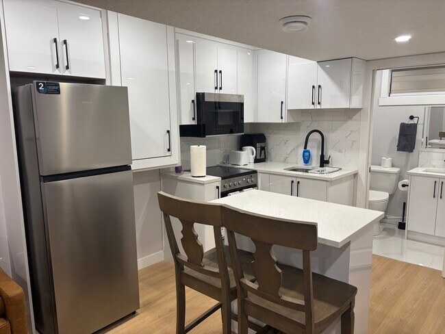 Photo - 131 Templeby Pl NE