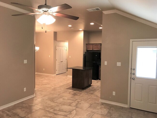 Photo - 2 Bedroom / 2 Bath Duplex off Clear Creek – Killeen, TX