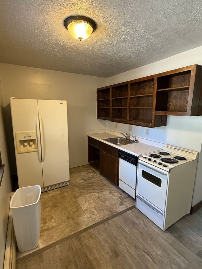 Building Photo - 3313 Leland Ln Unit 111