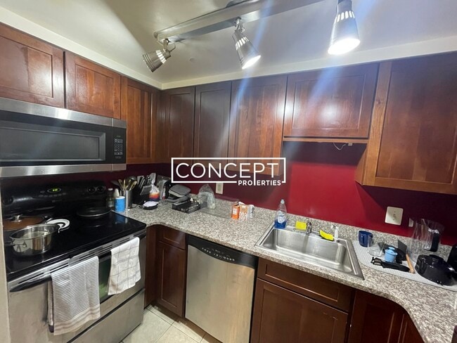 Photo - 28 Symphony Rd Unit 1